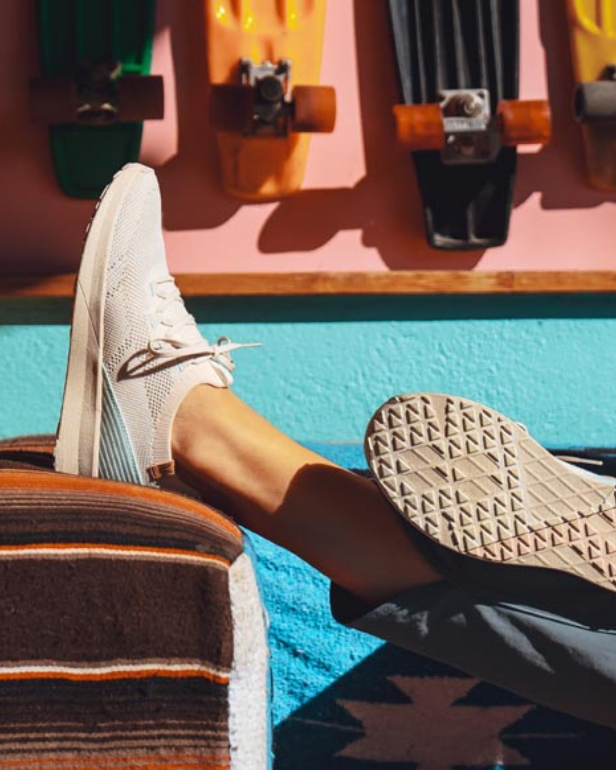 Tsavo 3 W White Pale Blue - SAOLA EUROPE © 2024