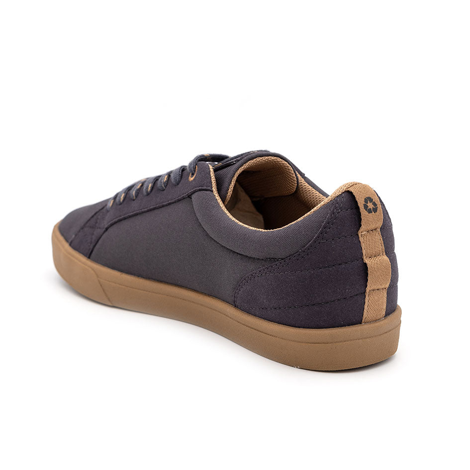 Chaussure homme de couleur obsidian vue de derrière