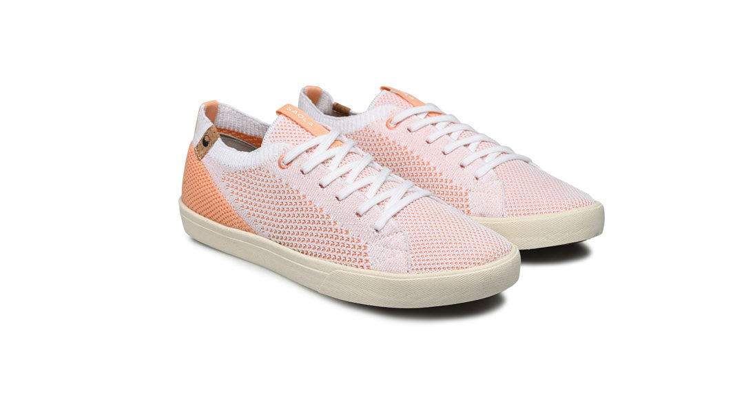 Baskets femme de couleur white peach vue d’ensemble coté droit