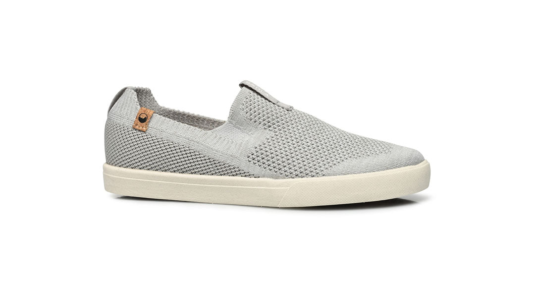 Chaussure femme de couleur gris clair vue du coté droit