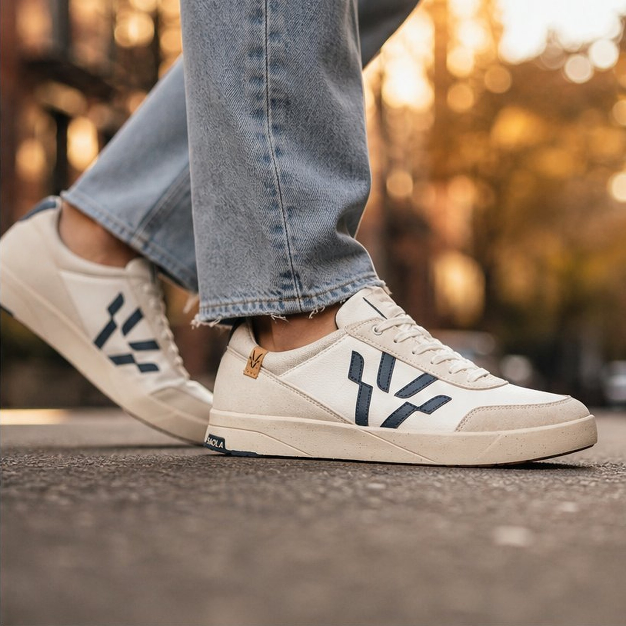 Cali M White Navy